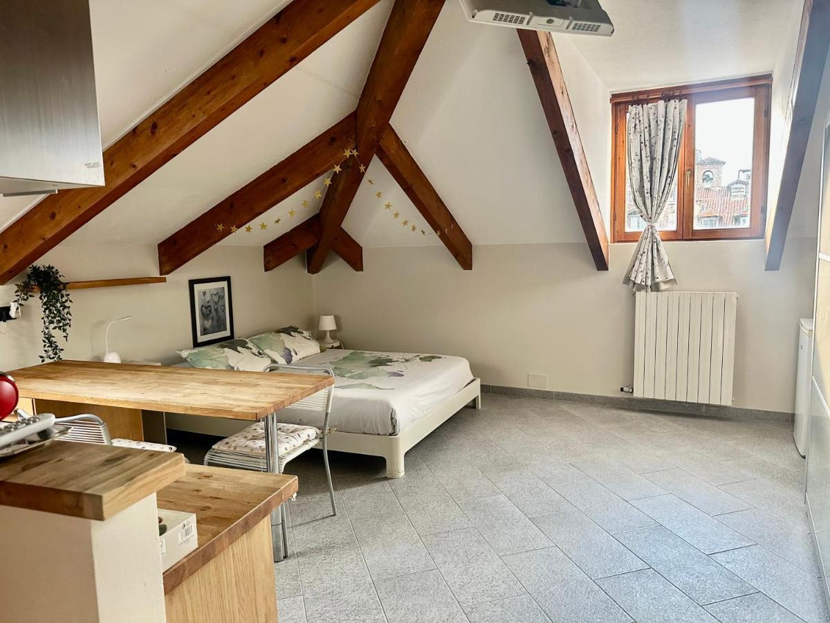 Loft Centro Storico Tommaso Apartment Turin Bagian luar foto