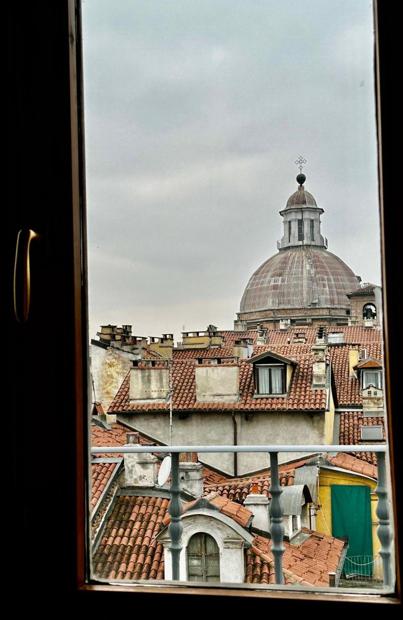 Loft Centro Storico Tommaso Apartment Turin Bagian luar foto